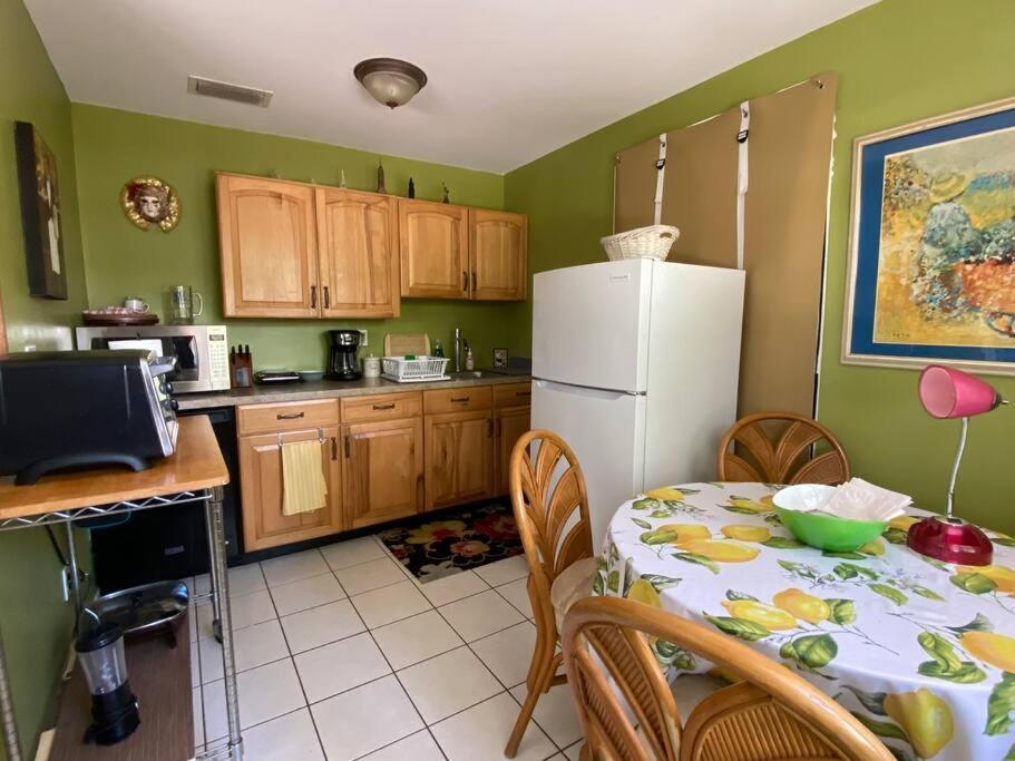 One Bed Suite Near Beaches And Downtown ساراسوتا المظهر الخارجي الصورة