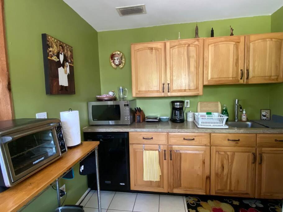One Bed Suite Near Beaches And Downtown ساراسوتا المظهر الخارجي الصورة